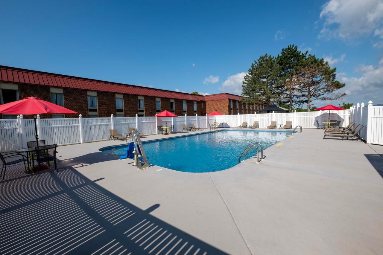 Motel Red Roof 2*