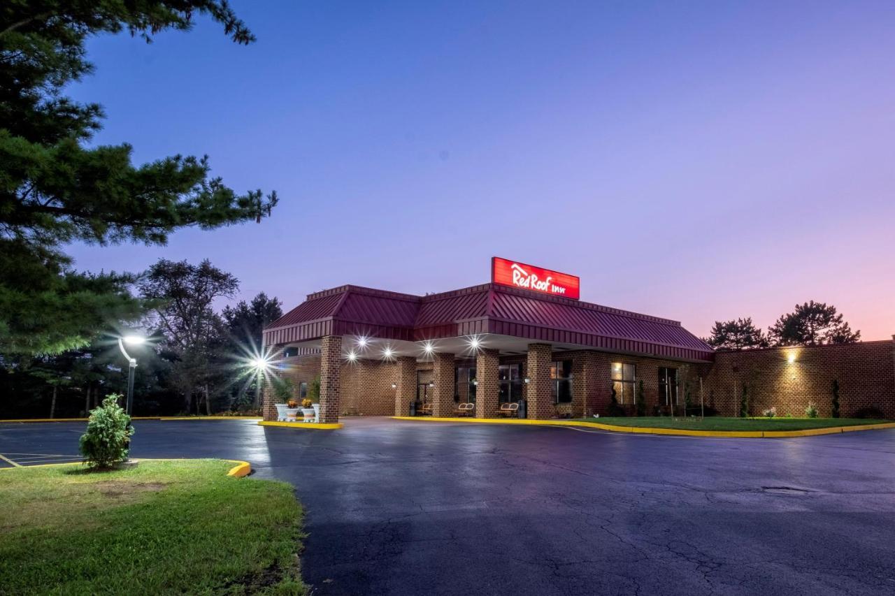 Red Roof Motel