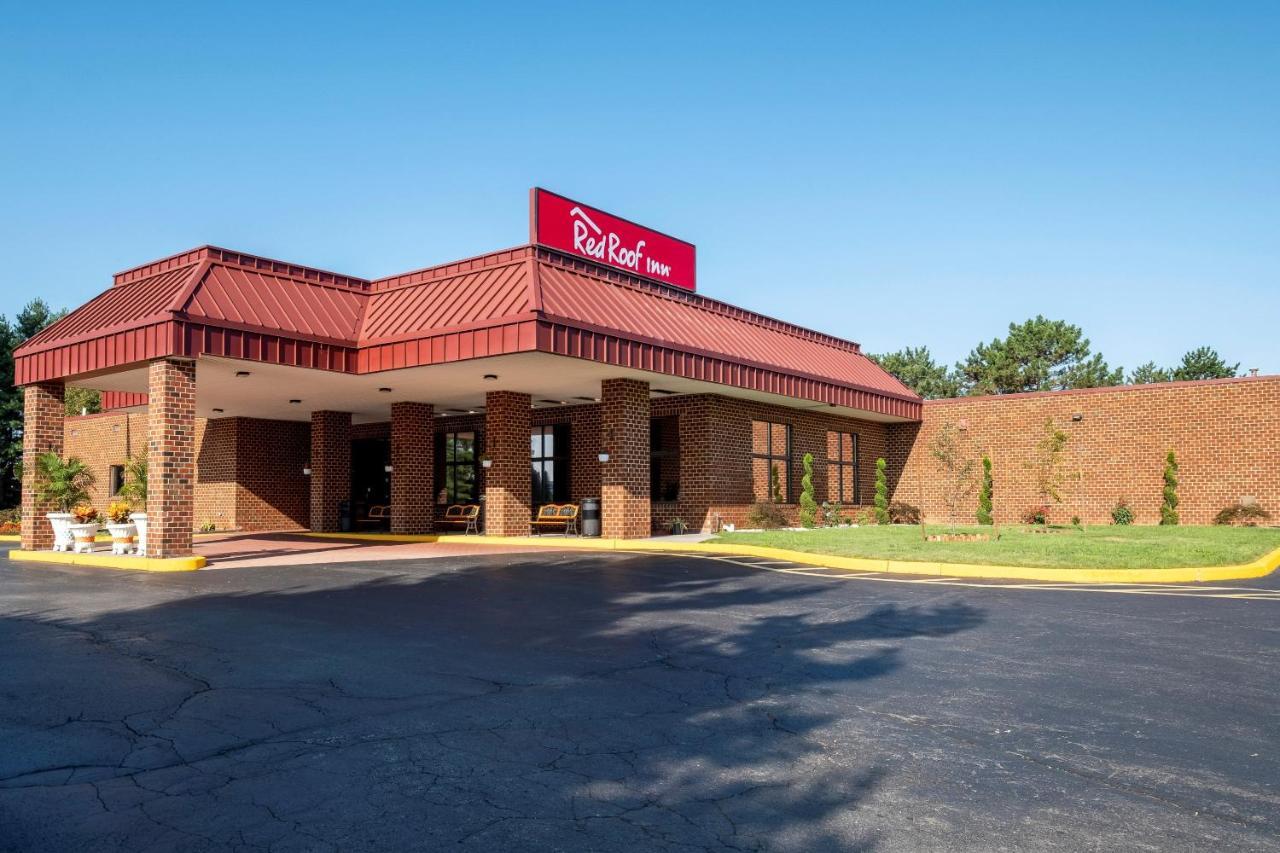 Red Roof Motel